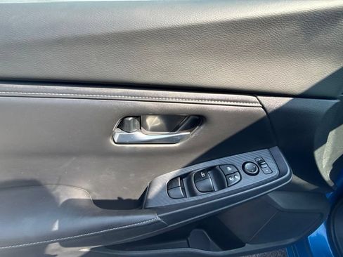 Used 2021 Nissan Sentra SV w/ Lighting Package FWD image 18