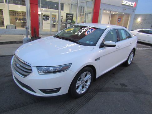 Used 2018 Ford Taurus SEL w/ Equipment Group 201A image 2