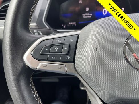 Used 2024 Volkswagen Tiguan SE image 30