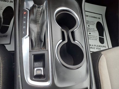 Used 2018 Chevrolet Equinox LS FWD image 25