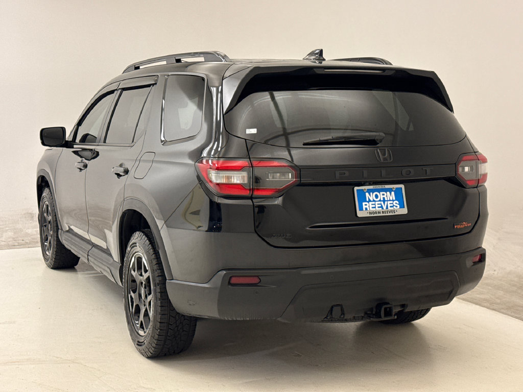 Certified 2025 Honda Pilot TrailSport image 7