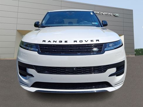 Used 2024 Land Rover Range Rover Sport Dynamic SE AWD/4WD image 2