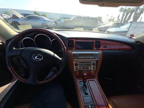 Used 2005 Lexus SC 430 Convertible w/ Preferred Accessory Pkg RWD image 10
