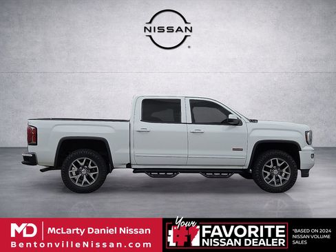 Used 2017 GMC Sierra 1500 SLT AWD/4WD image 6