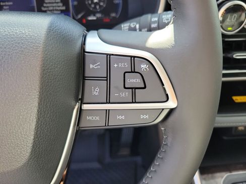 New 2026 Toyota Highlander Limited AWD/4WD image 23