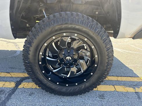 Used 2014 Toyota Tundra SR5 w/ SR5 Upgrade Package image 9