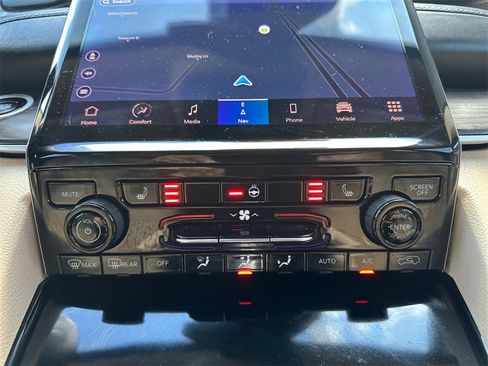 Used 2022 Jeep Grand Cherokee L Limited image 26