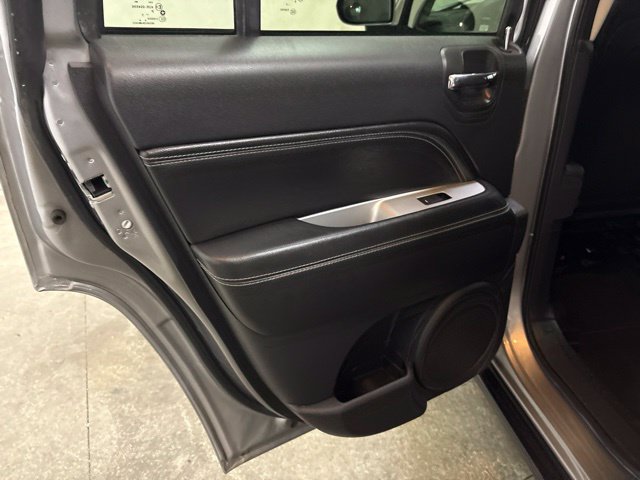 Used 2016 Jeep Compass High Altitude FWD image 22