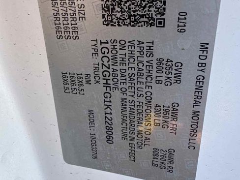 Used 2019 Chevrolet Express 3500 Extended w/ Driver Convenience Package image 12