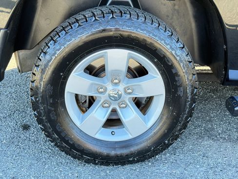 Used 2018 RAM 1500 Classic SLT w/ Luxury Group image 89