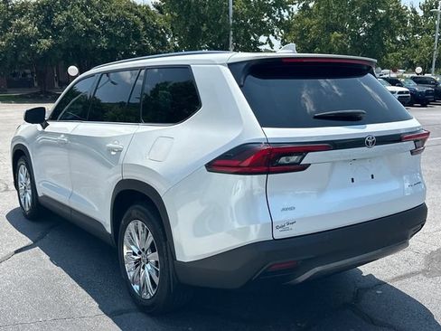Used 2025 Toyota Grand Highlander AWD image 6