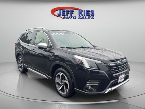 Used 2022 Subaru Forester Touring AWD/4WD image 3