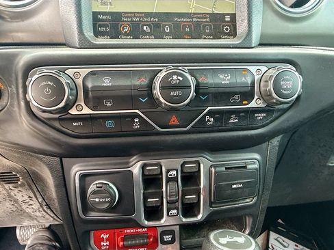Used 2021 Jeep Wrangler Unlimited Rubicon 4xe w/ Safety Group AWD/4WD image 16
