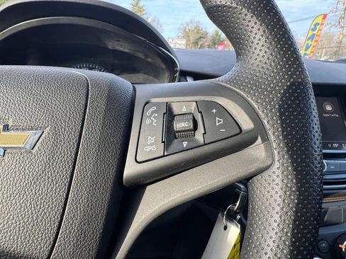 Used 2018 Chevrolet Trax LT w/ LPO, Protection Package image 19