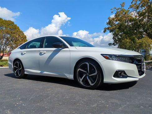 Used 2022 Honda Accord Sport image 2