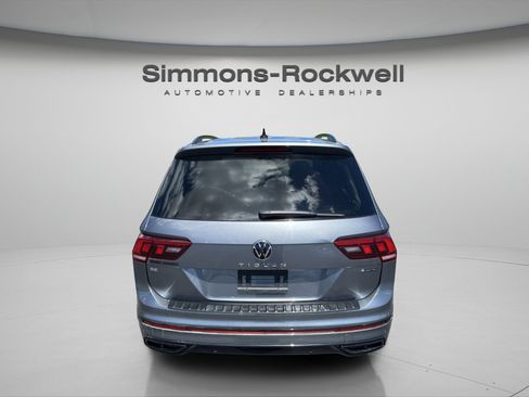 Used 2023 Volkswagen Tiguan SE R-Line AWD/4WD image 4
