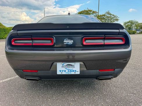 Used 2023 Dodge Challenger SXT RWD image 4