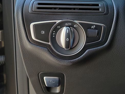 Used 2022 Mercedes-Benz GLC 300 4MATIC image 40