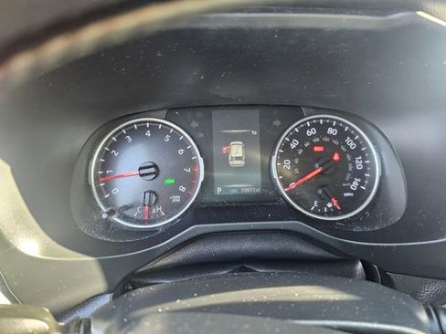 Used 2021 Toyota RAV4 XLE w/ Convenience Package FWD image 28