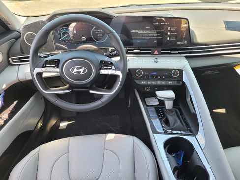 New 2026 Hyundai Elantra Limited FWD image 13