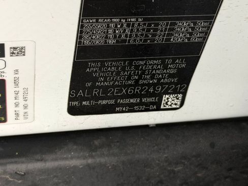 Used 2024 Land Rover Discovery Dynamic SE image 21