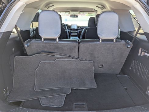 Used 2022 Ford Explorer Limited w/ Equipment Group 301A image 9