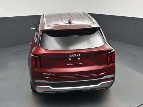 Certified 2025 Kia Sorento S FWD image 23