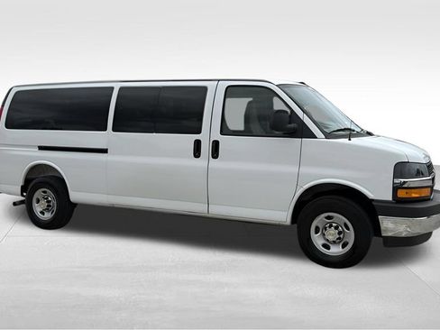 Used 2025 Chevrolet Express 3500 LT w/ LT Preferred Equipment Group RWD image 12