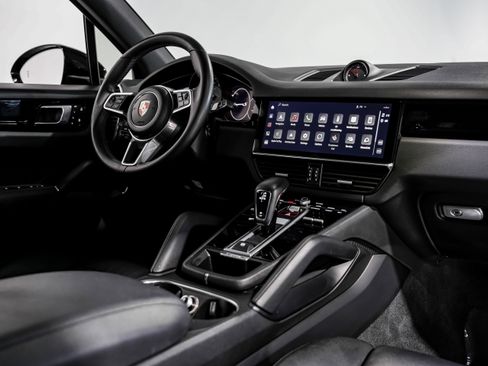 Used 2022 Porsche Cayenne S image 26