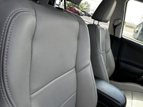 Used 2016 Toyota RAV4 XLE AWD/4WD image 13