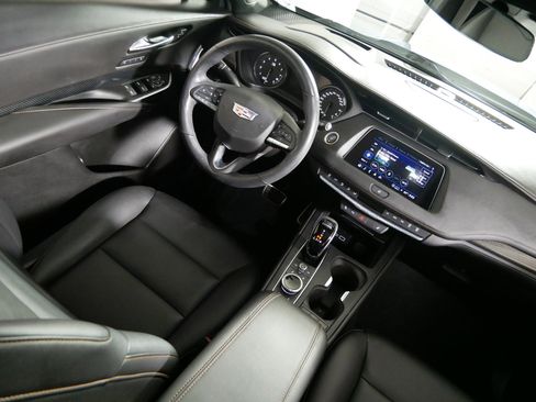 Used 2022 Cadillac XT4 Sport w/ Sun And Sound Package image 9