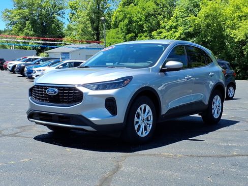 Certified 2023 Ford Escape Active w/ Tech Pack #2 AWD/4WD image 3