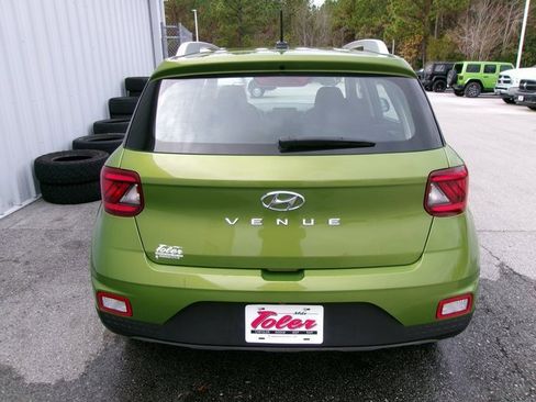 Used 2024 Hyundai Venue SEL image 22