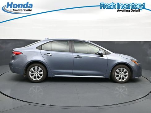 Used 2025 Toyota Corolla LE FWD image 11