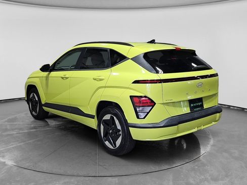 Used 2024 Hyundai Kona SEL FWD image 2