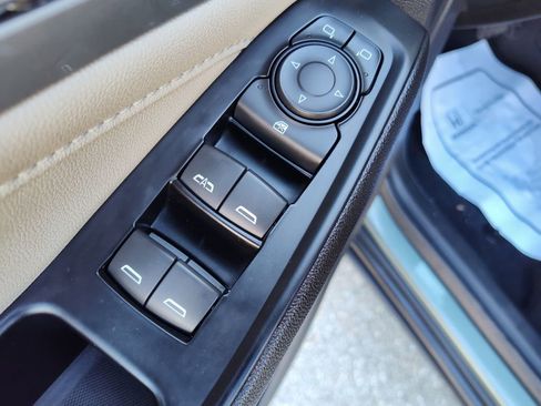 Used 2023 Chevrolet Traverse LT image 20