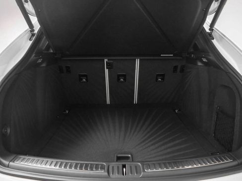 New 2025 Porsche Macan image 87