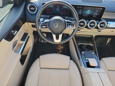 Used 2021 Mercedes-Benz GLB 250 image 16