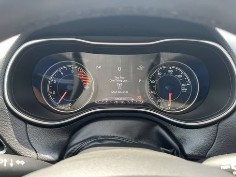 Used 2023 Jeep Cherokee Trailhawk w/ Sun & Sound Group AWD/4WD image 15
