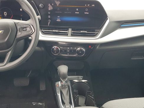 Certified 2024 Chevrolet Trax LT FWD image 15