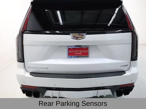 Used 2024 Cadillac Escalade ESV V w/ Heavy-Duty Trailer Package AWD/4WD image 35