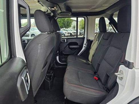 Used 2023 Jeep Wrangler Unlimited Rubicon AWD/4WD image 19