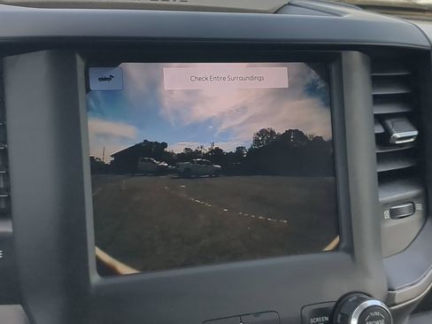 Used 2022 RAM 5500 Tradesman w/ Chrome Appearance Group image 18