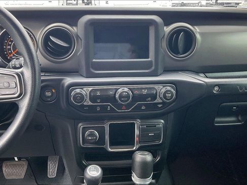 Used 2022 Jeep Wrangler Sport AWD/4WD image 7