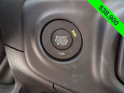 Certified 2022 Jeep Wrangler Unlimited Rubicon w/ Cold Weather Group AWD/4WD image 29