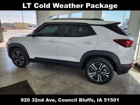 Used 2025 Chevrolet TrailBlazer LT w/ LT Cold Weather Package image 5
