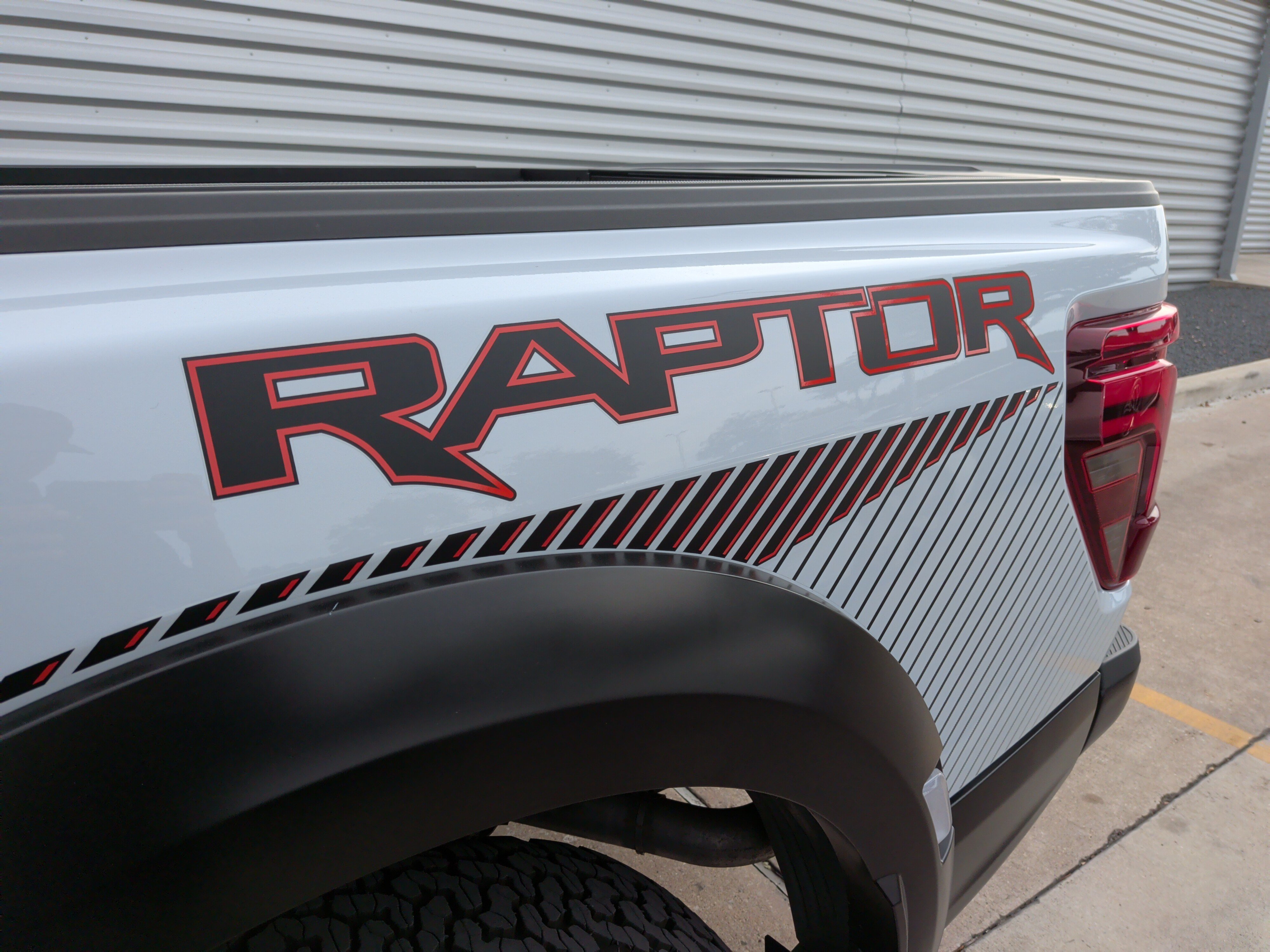 Used 2025 Ford F150 Raptor AWD/4WD image 37
