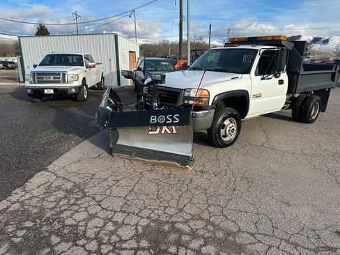 Used 2004 GMC Sierra 3500 W/T w/ Heavy-Duty Power Package AWD/4WD image 25
