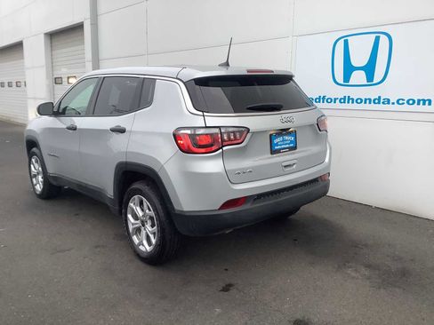 Used 2025 Jeep Compass Sport image 4