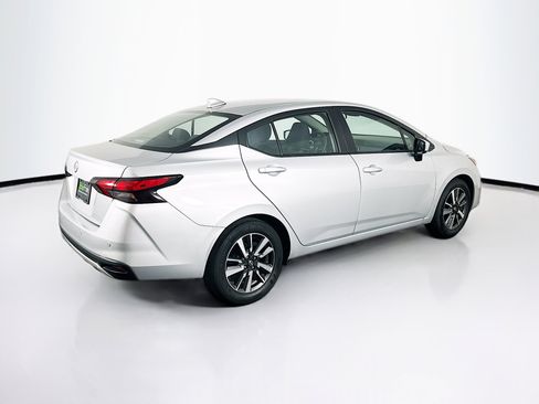 Used 2025 Nissan Versa SV FWD image 9